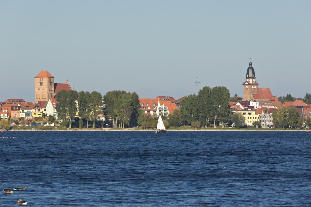 Seehotel Ecktannen Waren  Eksteriør billede